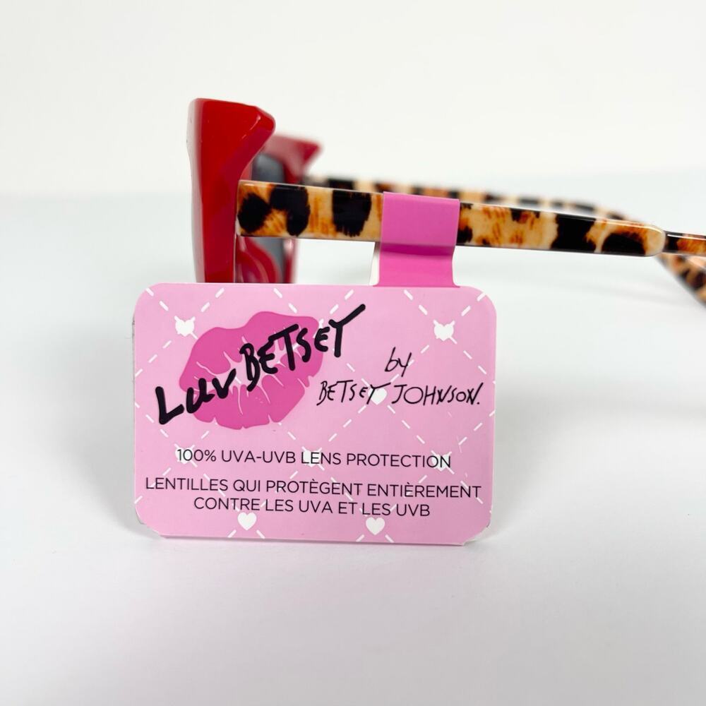 NWT Betsey Johnson Luv Betsy Cat Eye Rockabilly Sunglasses Red Leopard Retro 50s - Picture 5 of 5